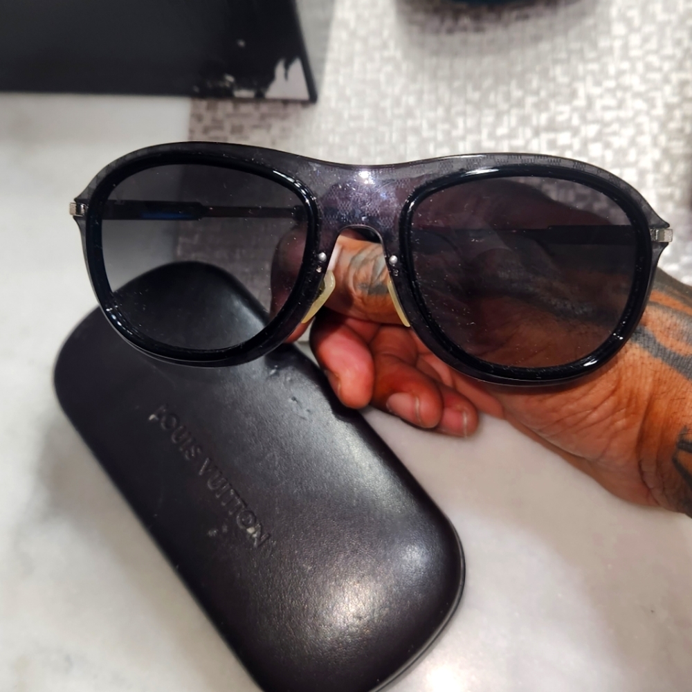 Louis Vuitton Damier print Sunglasses